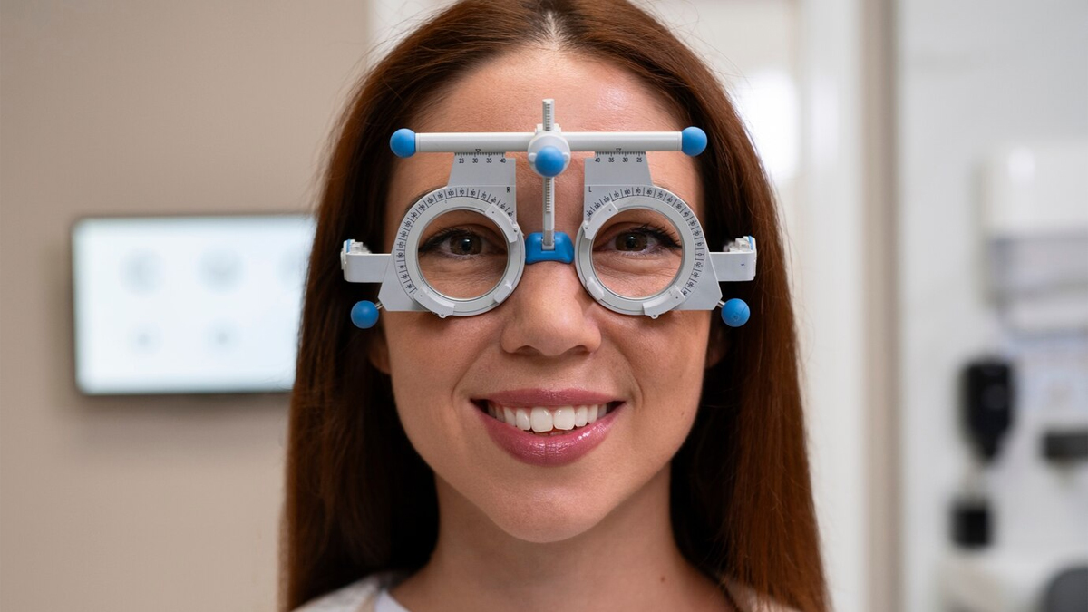 Laser Surgery For Eyes Side Effects in Hindi